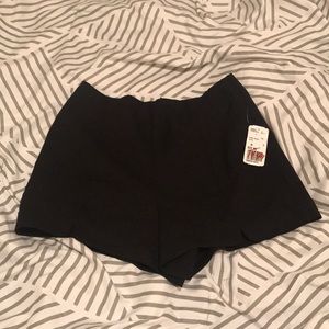 Back short Woven Shorts